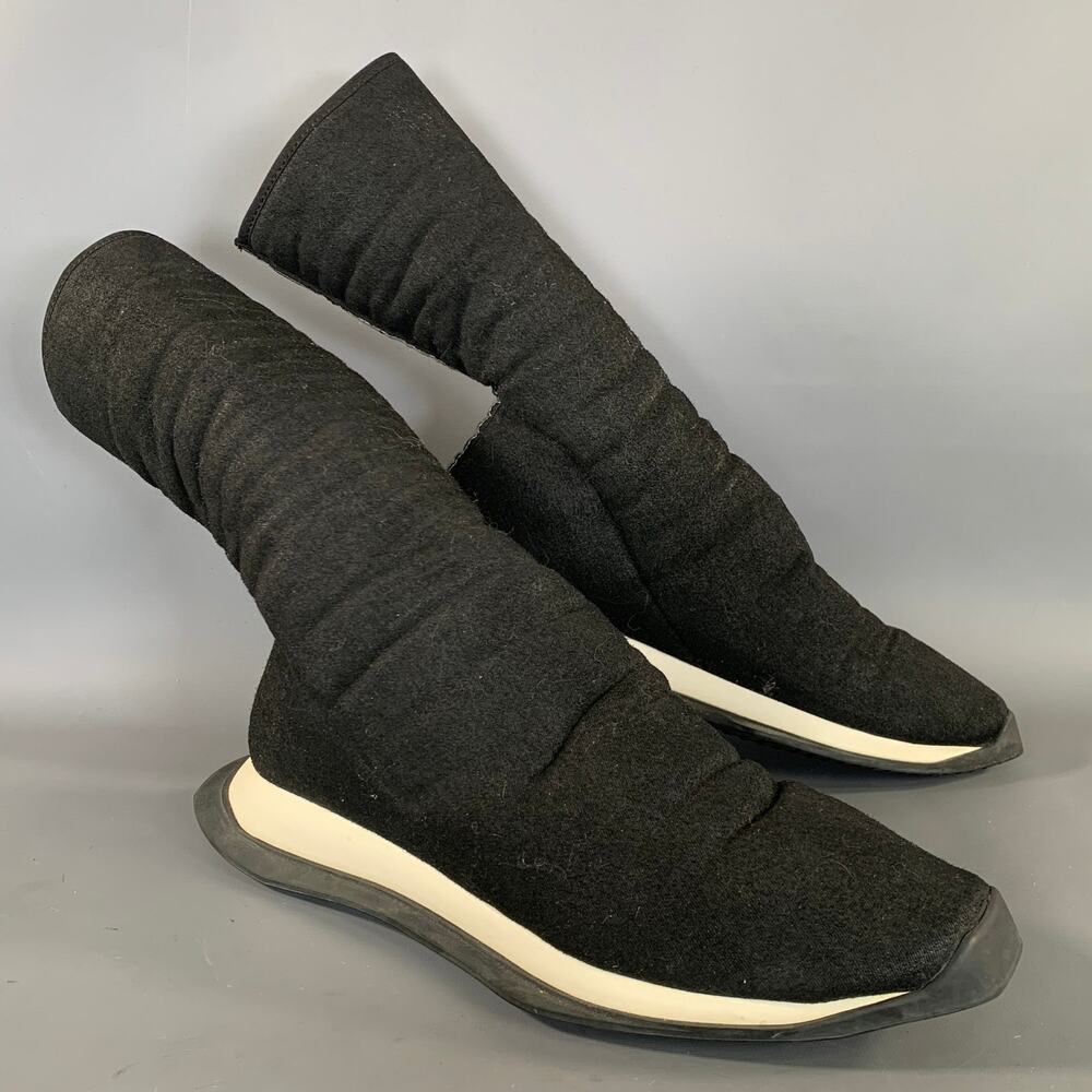 DRKSHDW Size 9 Black White Fabric Pull On Boots